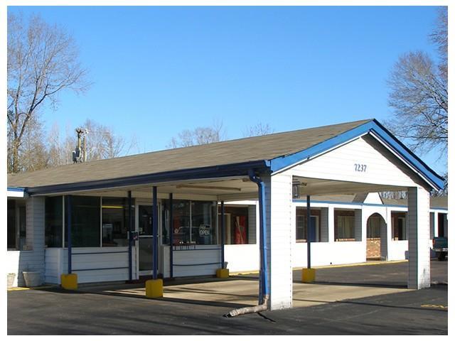 Scottish Inn Montgomery Exterior photo